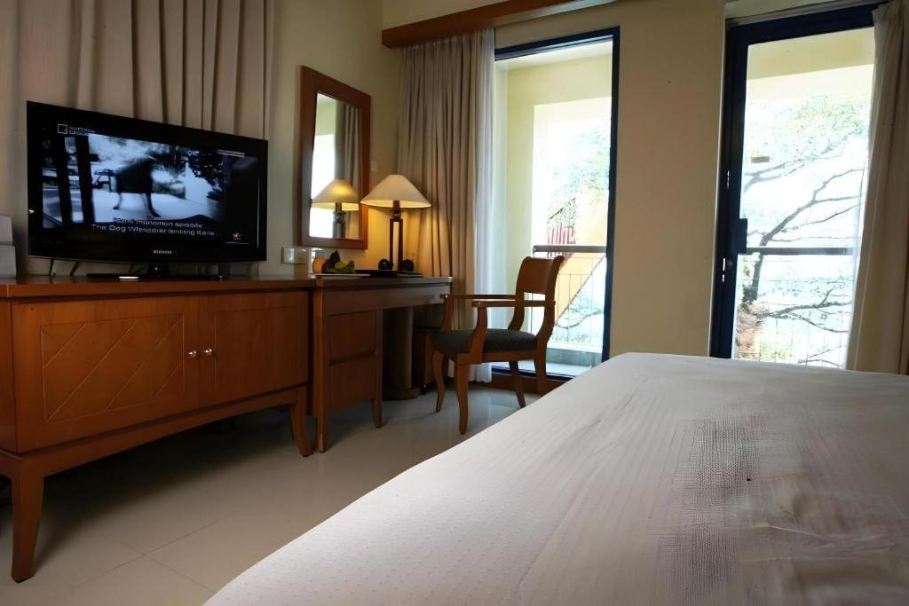 Makassar Golden Hotel Esterno foto