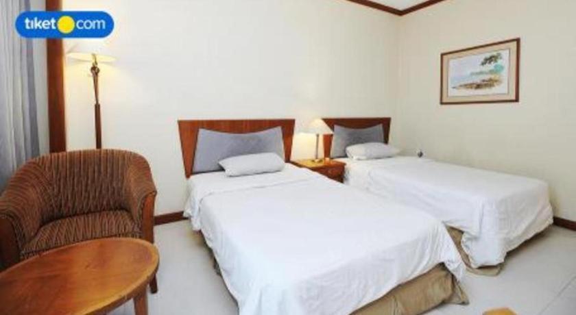 Makassar Golden Hotel Esterno foto