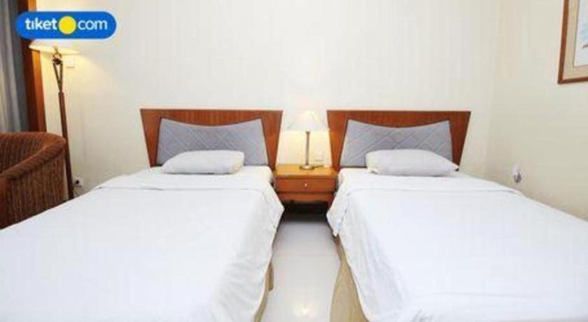 Makassar Golden Hotel Esterno foto
