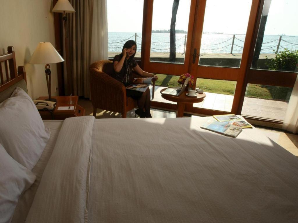 Makassar Golden Hotel Esterno foto