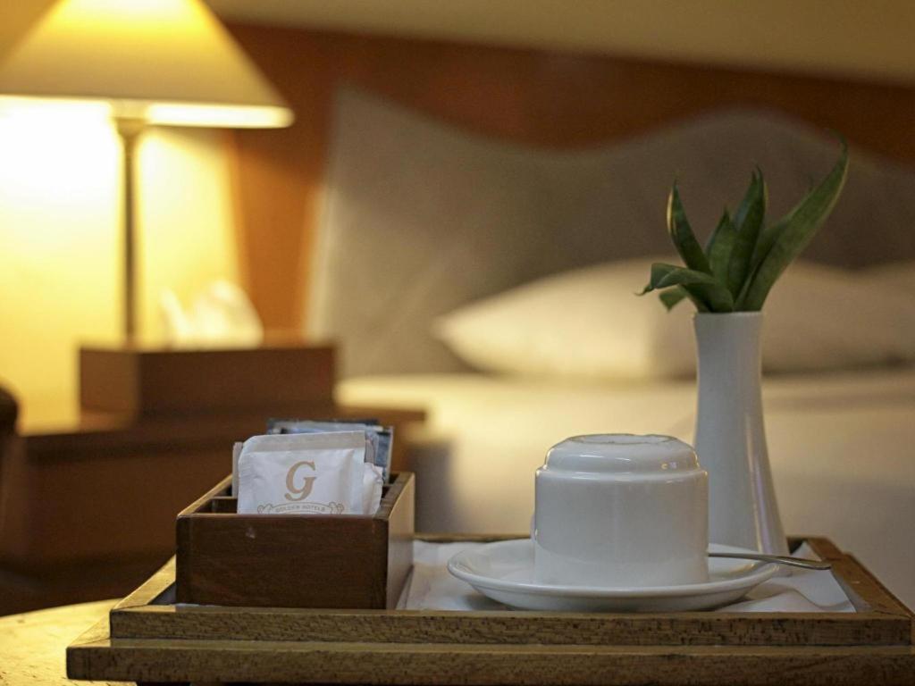 Makassar Golden Hotel Esterno foto