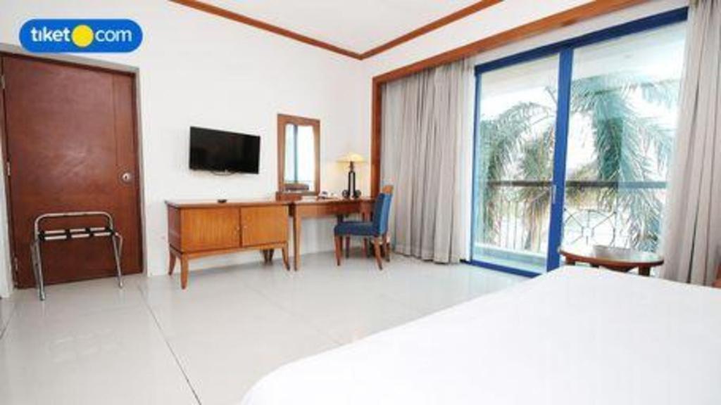 Makassar Golden Hotel Esterno foto