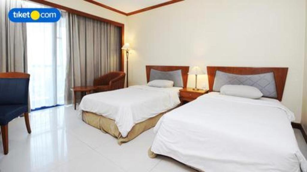 Makassar Golden Hotel Esterno foto